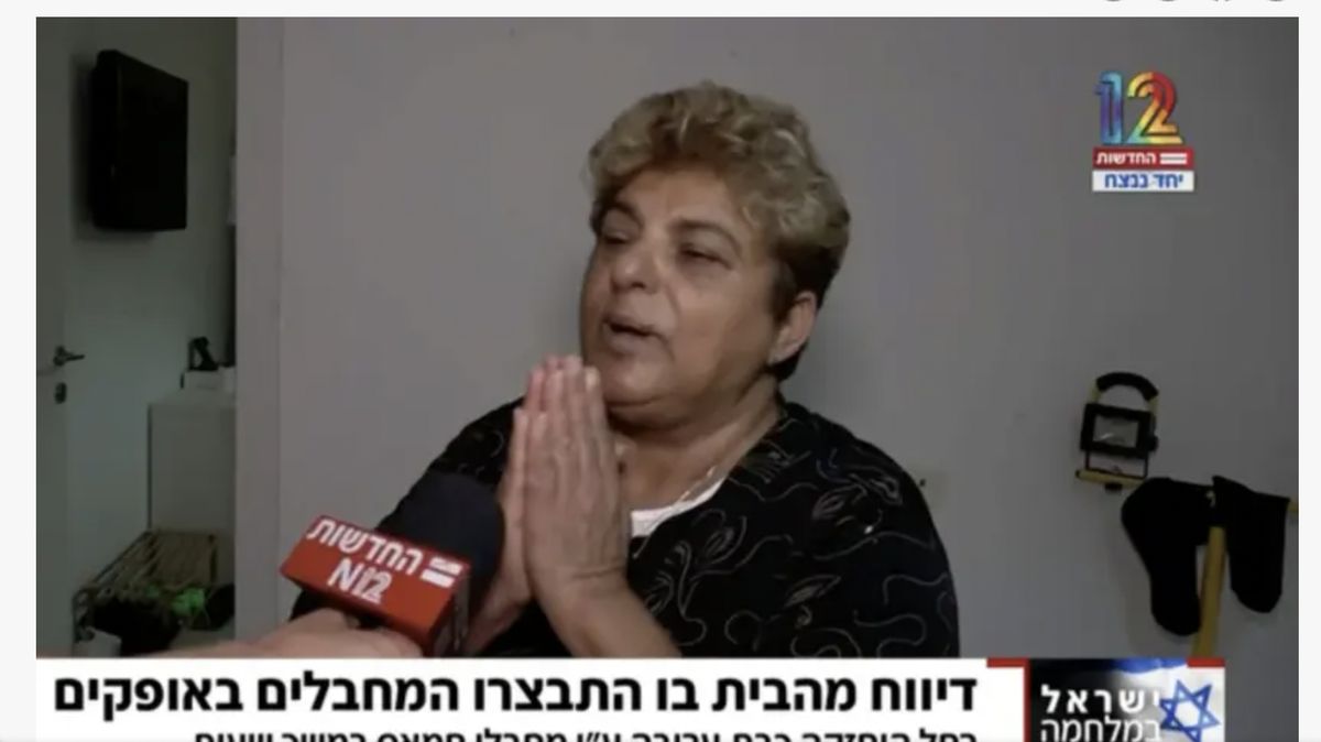 Noví hrdinové Izraele. Starší žena porazila teroristy kávou a sušenkami